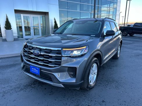 Certified 2025 Ford Explorer Active image 2