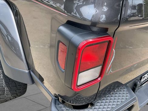 Used 2022 Jeep Gladiator Sport AWD/4WD image 27