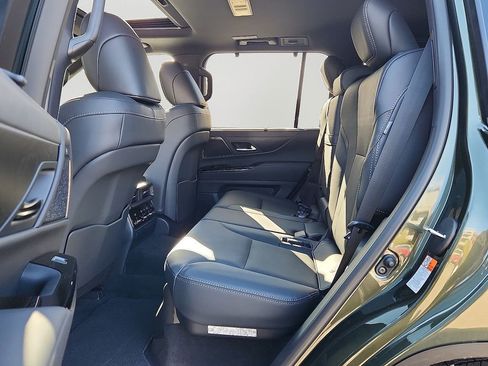 New 2025 Lexus LX 700h Luxury image 5