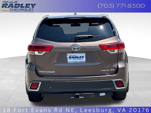 Used 2019 Toyota Highlander Limited AWD/4WD image 4