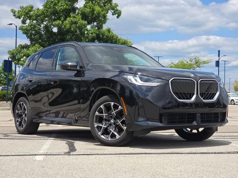 Used 2025 BMW X3 xDrive30i w/ M Sport Package AWD/4WD image 2