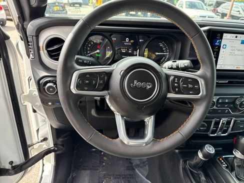 Used 2024 Jeep Wrangler Unlimited Sahara AWD/4WD image 18