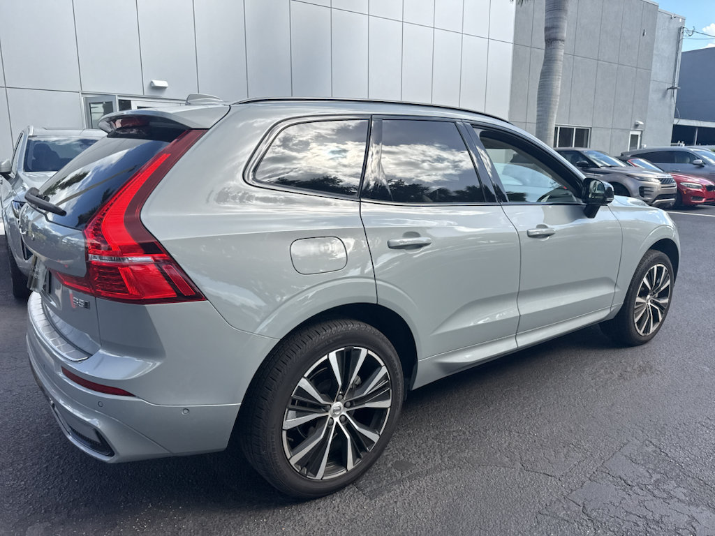 Used 2025 Volvo XC60 B5 Plus w/ Protection Package Premier AWD/4WD image 3