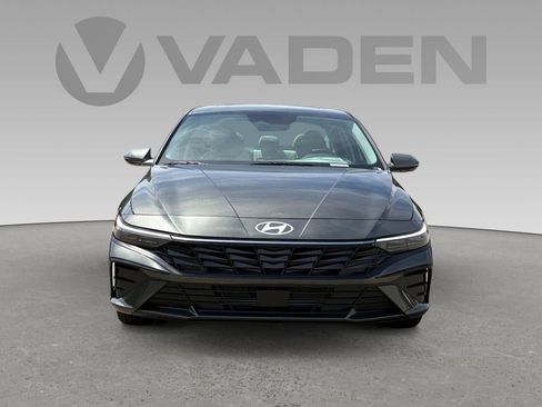 New 2026 Hyundai Elantra Limited FWD image 59