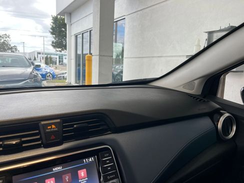 Used 2025 Nissan Versa SV image 35