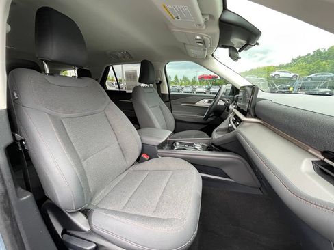 Used 2025 Ford Explorer Active RWD image 33