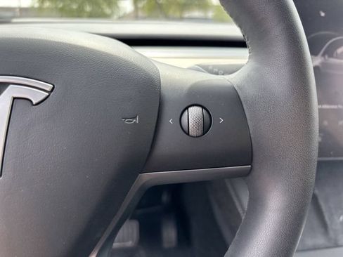 Used 2024 Tesla Model Y Long Range AWD/4WD image 28