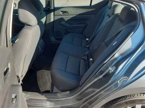 Used 2024 Nissan Altima 2.5 SV image 23