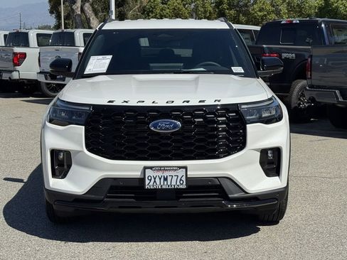 Used 2026 Ford Explorer ST-Line w/ Premium Package RWD image 2