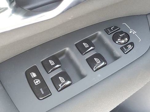 New 2026 Volvo XC90 B6 Plus w/ Protection Package Premier image 23