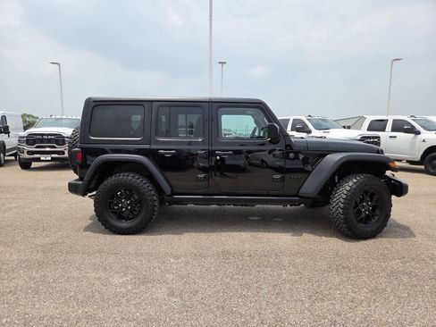 Used 2025 Jeep Wrangler Unlimited Sport AWD/4WD image 11