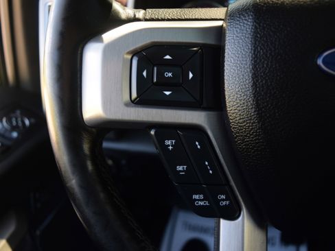 Used 2017 Ford F150 Platinum w/ Equipment Group 701A Luxury image 6