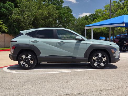 Used 2024 Hyundai Kona SEL FWD image 2