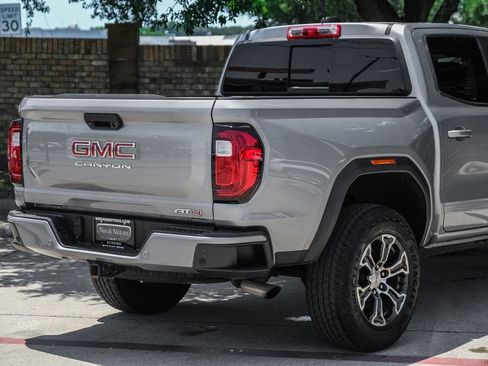 Used 2023 GMC Canyon AT4 w/ Canyon Safety Plus Package AWD/4WD image 16