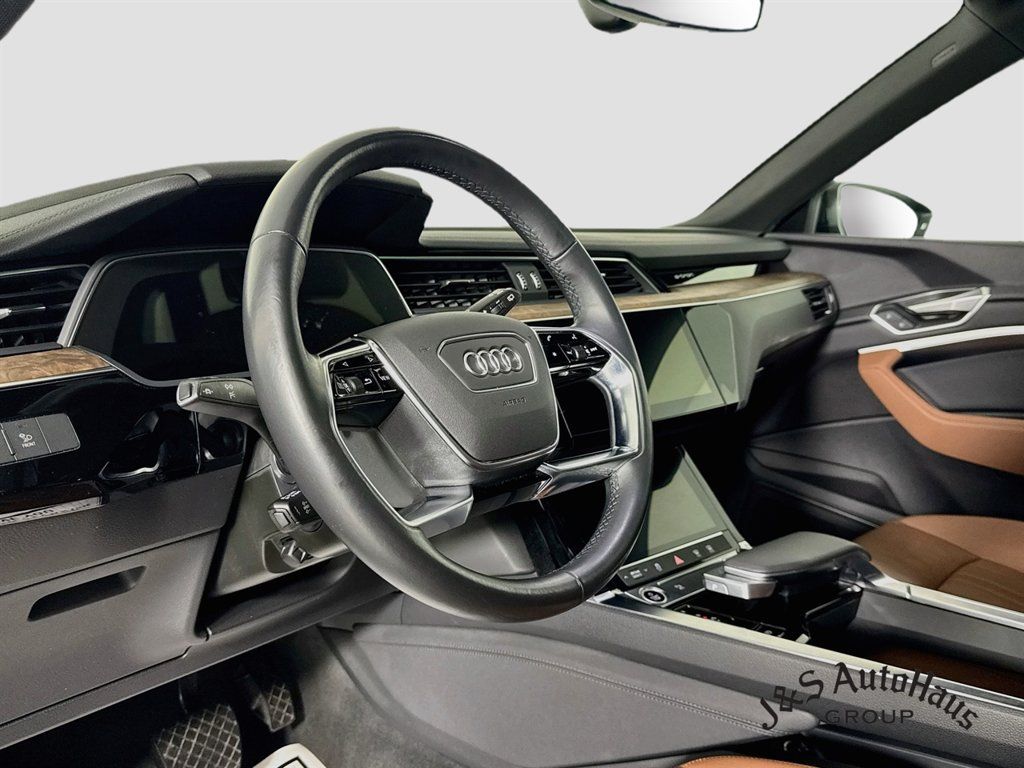 Used 2022 Audi e-tron Premium AWD/4WD image 9