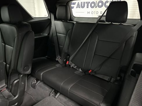 Used 2022 Chevrolet Traverse High Country image 39
