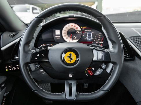 Used 2022 Ferrari Roma image 13