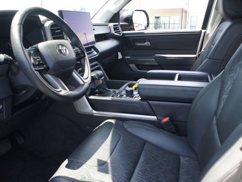 Used 2022 Toyota Tundra SR5 w/ SR5 Premium Package AWD/4WD image 13