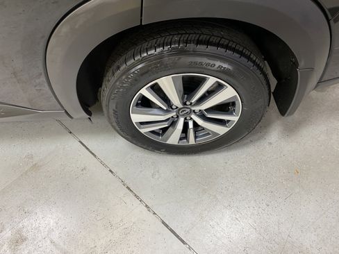 Used 2024 Nissan Pathfinder SL image 12