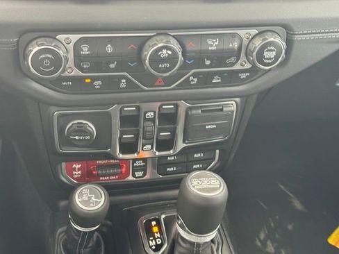 New 2025 Jeep Wrangler Unlimited Rubicon 392 image 29