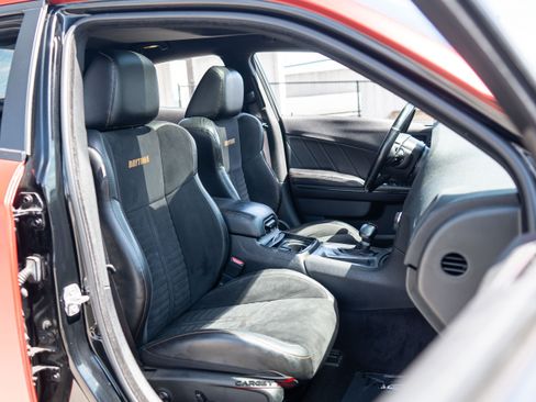Used 2018 Dodge Charger R/T RWD image 15