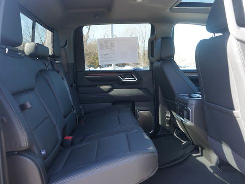 Used 2025 GMC Sierra 3500 Denali w/ Denali Reserve Package image 15