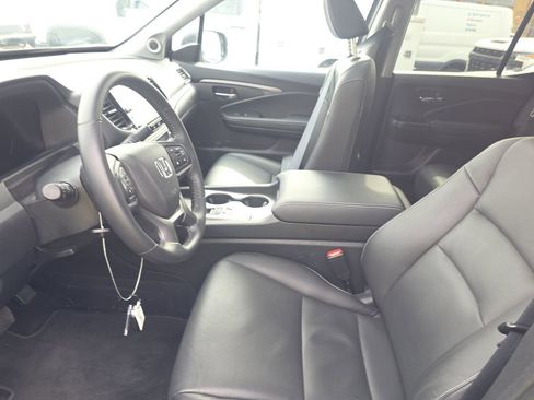 Used 2025 Honda Ridgeline RTL image 10