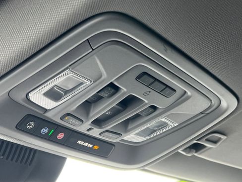 Used 2024 GMC Sierra 1500 SLT w/ SLT Premium Plus Package image 24