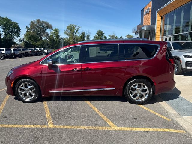 Used 2018 Chrysler Pacifica Limited FWD image 8