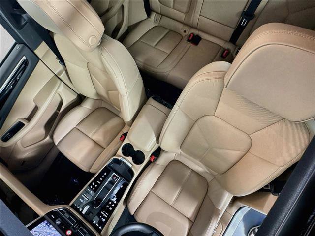 Certified 2026 Porsche Macan AWD/4WD image 20
