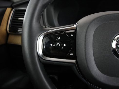 Certified 2024 Volvo XC90 T8 Plus w/ Protection Package Premier image 10