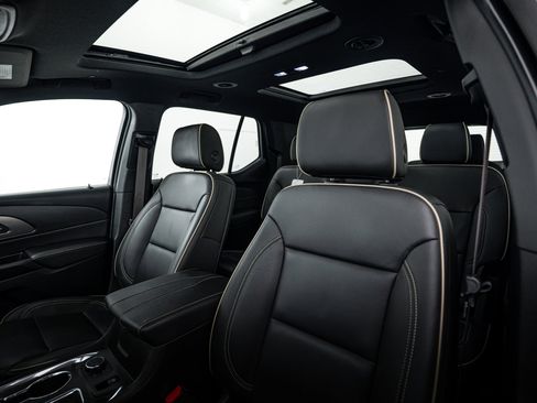 Used 2023 Chevrolet Traverse Premier image 13