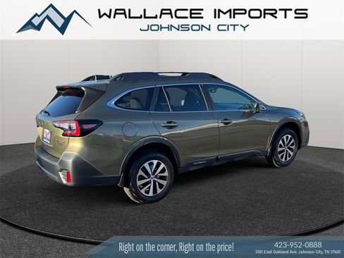 Used 2020 Subaru Outback Premium image 5