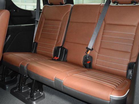 Used 2024 GMC Yukon Denali Ultimate AWD/4WD image 45