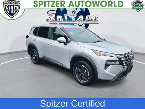 Used 2025 Nissan Rogue SV AWD/4WD image 2