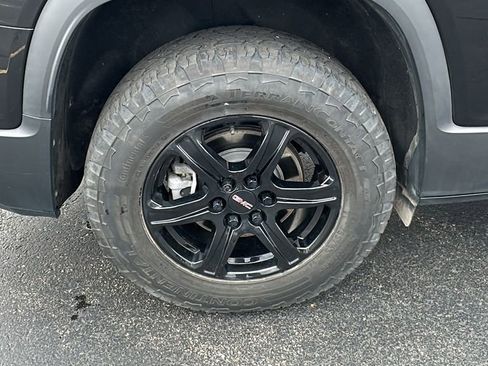 Used 2022 GMC Acadia AT4 w/ Trailering Package AWD/4WD image 9