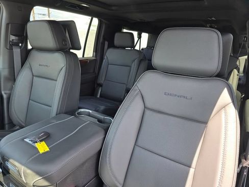 New 2026 GMC Yukon XL Denali w/ Denali Reserve Package AWD/4WD image 26