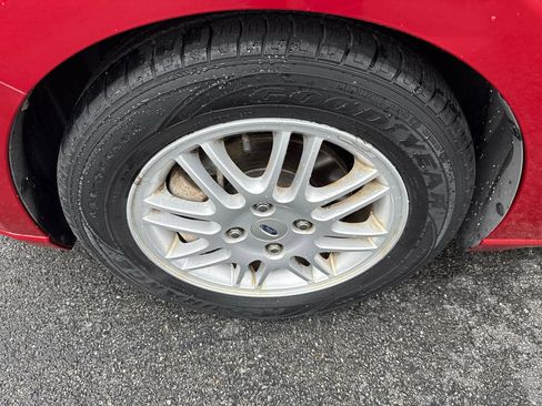 Used 2010 Ford Focus SE FWD image 27