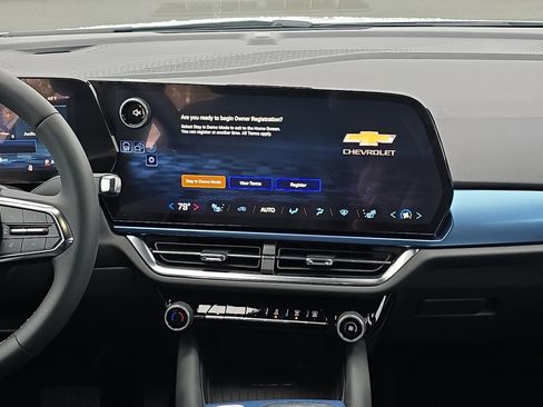 New 2026 Chevrolet Equinox EV LT AWD/4WD image 24