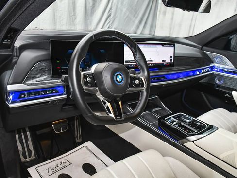 Used 2024 BMW i7 M70 w/ Executive Package AWD/4WD image 28