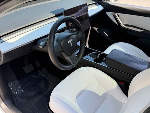 Used 2020 Tesla Model Y Long Range image 23