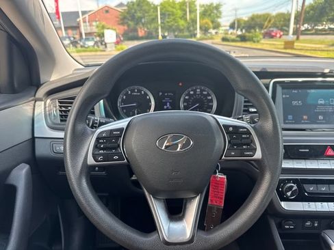 Used 2019 Hyundai Sonata SE w/ Cargo Package FWD image 16
