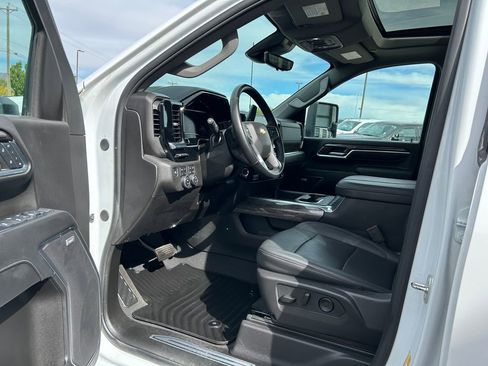 Used 2024 Chevrolet Silverado 3500 LTZ w/ LTZ Plus Package AWD/4WD image 10