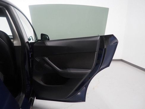 Used 2023 Tesla Model Y Long Range AWD/4WD image 61