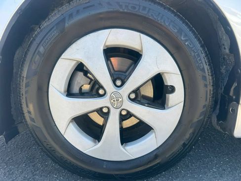 Used 2015 Toyota Prius Two FWD image 17