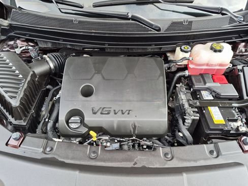 Used 2023 Chevrolet Traverse LT FWD image 29