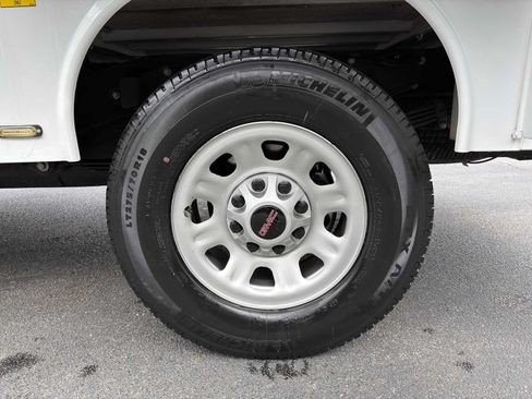 Used 2024 GMC Sierra 3500 Pro w/ Convenience Package AWD/4WD image 18