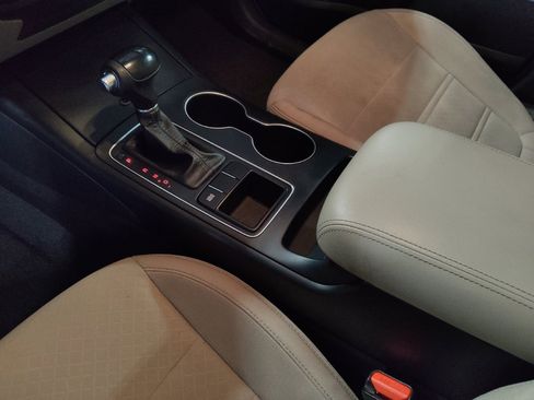 Used 2016 Kia Sorento LX image 26