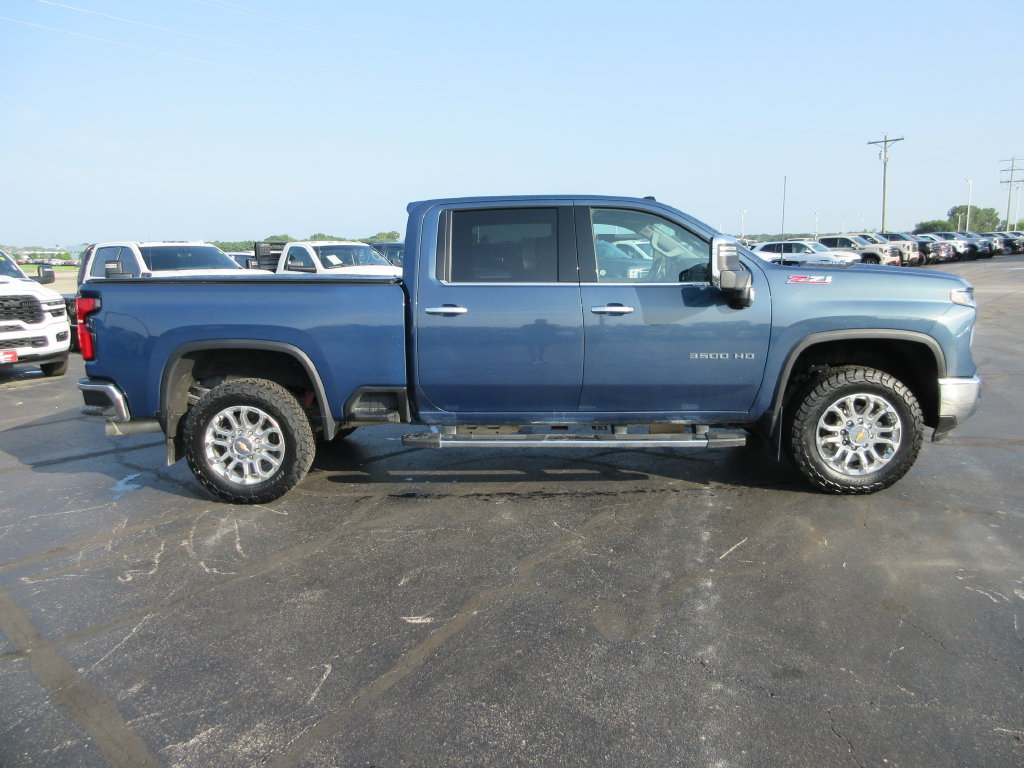 Certified 2025 Chevrolet Silverado 3500 LTZ w/ LTZ Premium Package AWD/4WD image 5