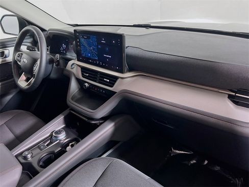 Used 2025 Ford Explorer Active image 27